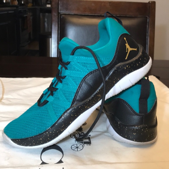 Jordan Other - Kids Jordans. Teal & Black. Nice Condition. SZ 4.5